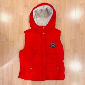 Abercrombie & Fitch | Red puffer vest with hood and faux fur lining